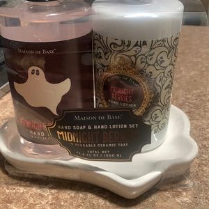 NWT Hand Soap & Lotion Set